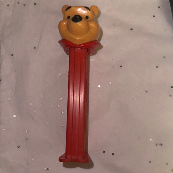 PEZ Dispenser Disney Made In Hungary Winnie The Pooh Character, Footed, Cleaned. - Picture 1 of 3